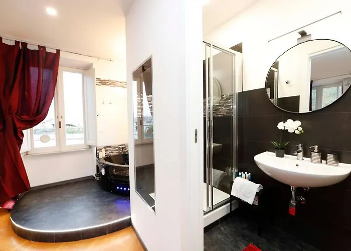 Black Enchanting Jacuzzi Trastevere Rom